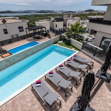 Luxury With A Swimming Pool - 25085 Villa *