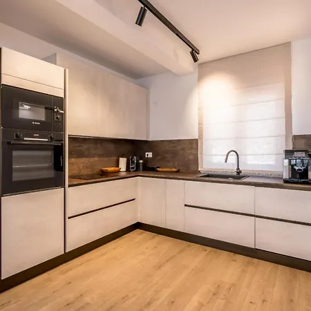 Luxury With A Swimming Pool - 25085 别墅 *