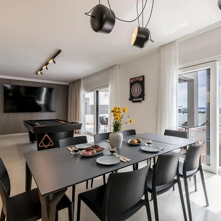 别墅 Luxury With A Swimming Pool - 25085 *