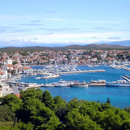 Luxury With A Swimming Pool - 25085