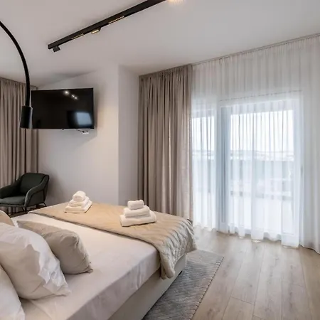 Vila Luxury With A Swimming Pool - 25085 Vodice