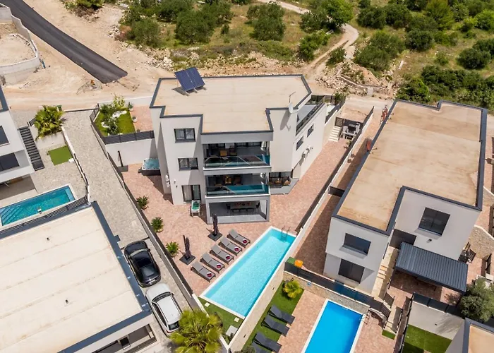 别墅 Luxury With A Swimming Pool - 25085 沃迪切