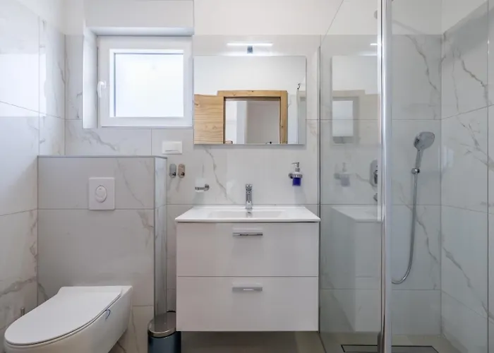 Luxury With A Swimming Pool - 25085