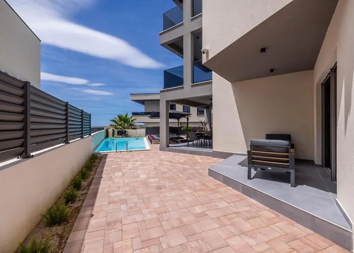 别墅 Luxury With A Swimming Pool - 25085 *