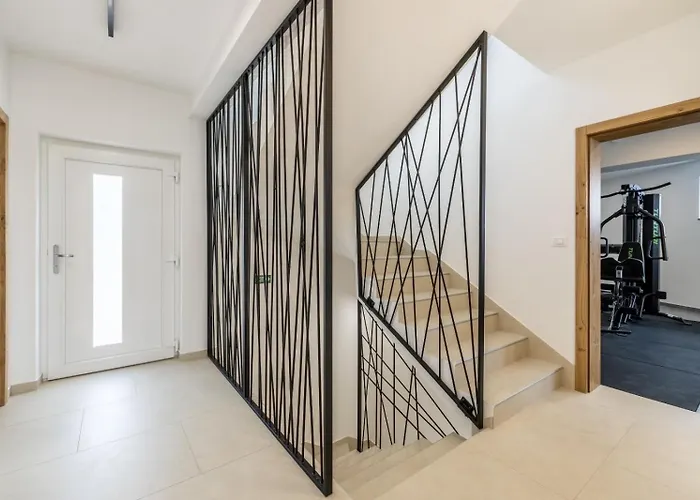 Luxury With A Swimming Pool - 25085 别墅 *