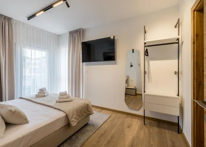 Luxury With A Swimming Pool - 25085 Villa *