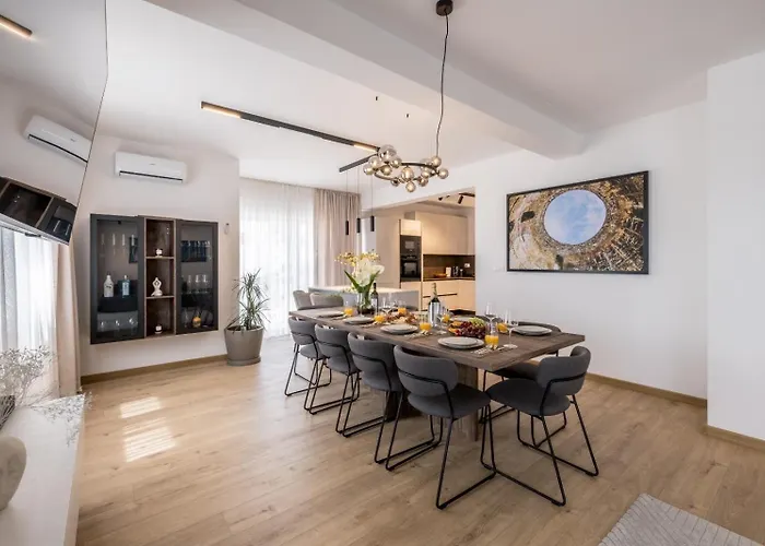 Luxury With A Swimming Pool - 25085 *